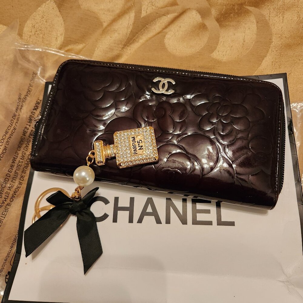 Authentic Pristine condition Chanel wallet.
